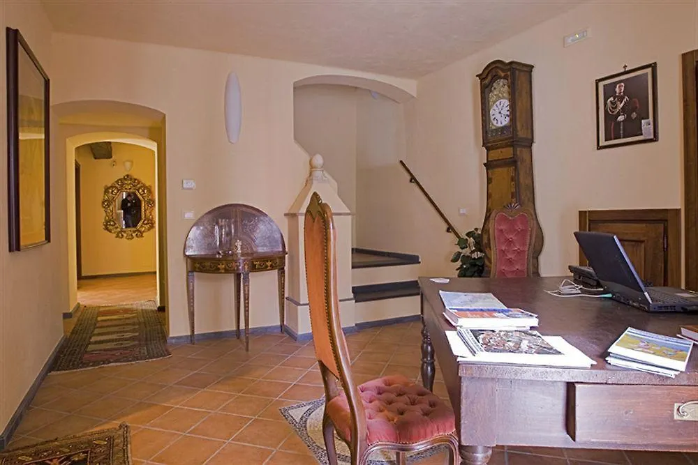Hotel La Campana D'Oro Beverino 2*,